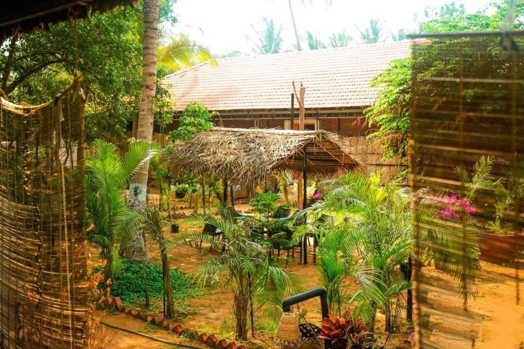 Отель Patnem Palm Garden Патнэм Экстерьер фото
